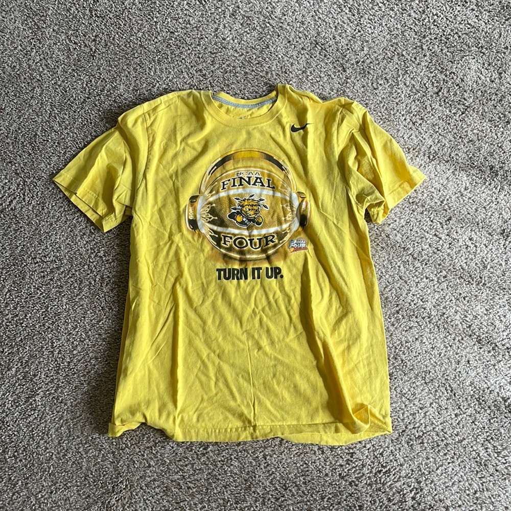 Wichita State Basketball t-shirt, size LARGE